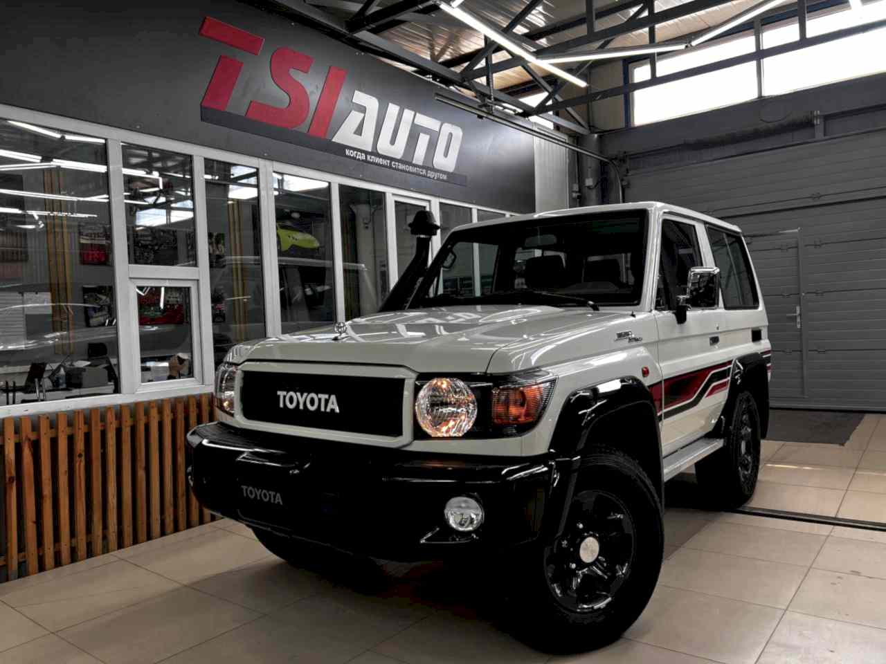 Шумоизоляция Toyota Land Cruiser 70 в Астане Шумоизоляция Toyota Land Cruiser 70 в Астане